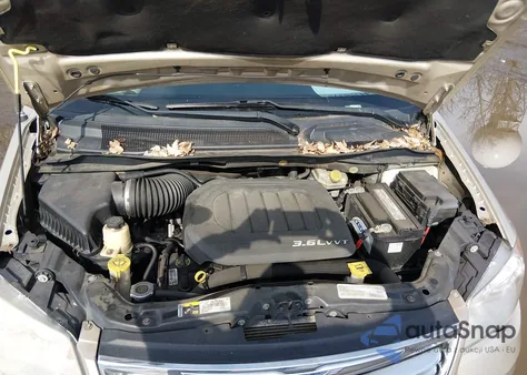 2014 Chrysler Town & Country Touring из США, поврежденный, VIN 2C4RC1BG4ER231544